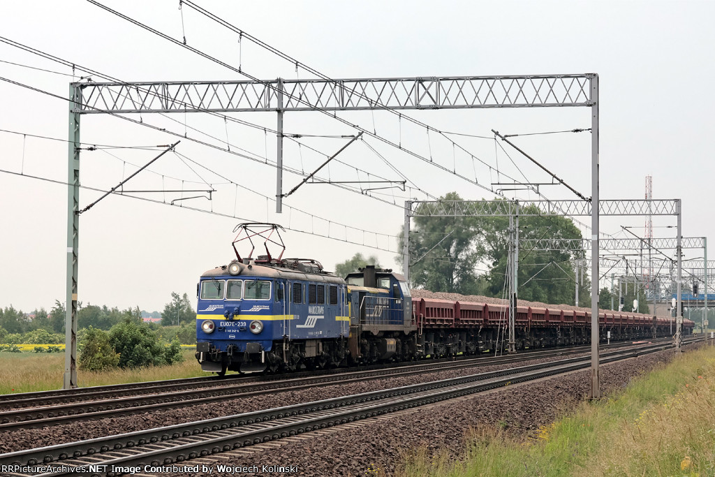EU07-239 + 15D-105